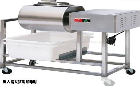 男人请女孩喝咖啡时